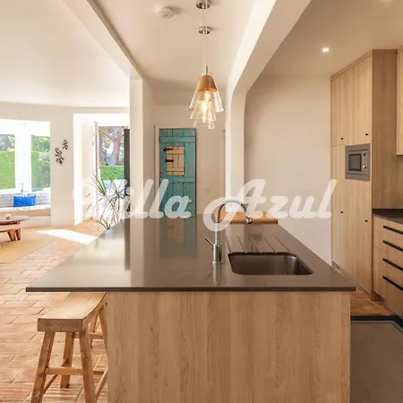 Villa Elegant With Private Pool In Quarteira *