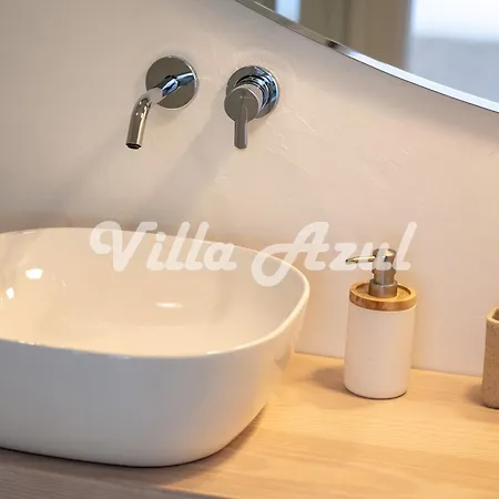 Elegant With Private Pool In Quarteira Vilamoura