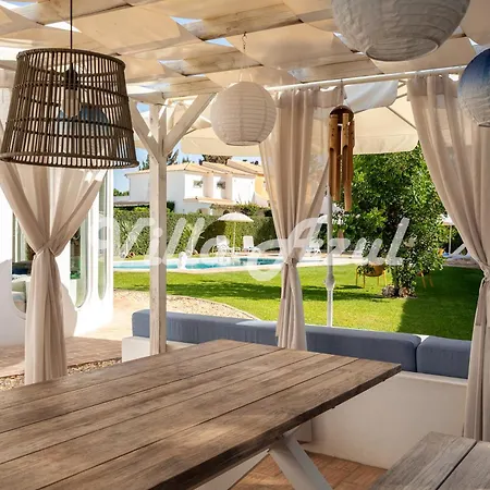 Elegant With Private Pool In Quarteira *