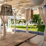 Elegant With Private Pool In Quarteira