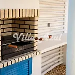Elegant With Private Pool In Quarteira *
