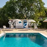 Elegant With Private Pool In Quarteira Villa