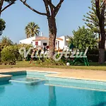 Villa Elegant With Private Pool In Quarteira *